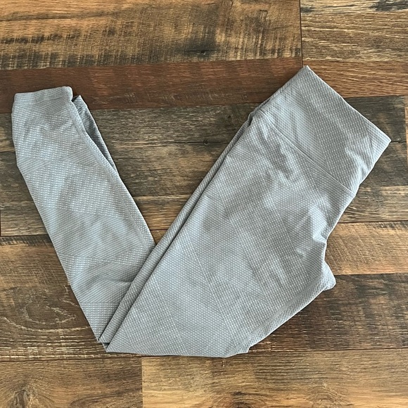 prAna Women’s Misty in Silver Jacquard Full Length Leggings - Picture 2 of 9